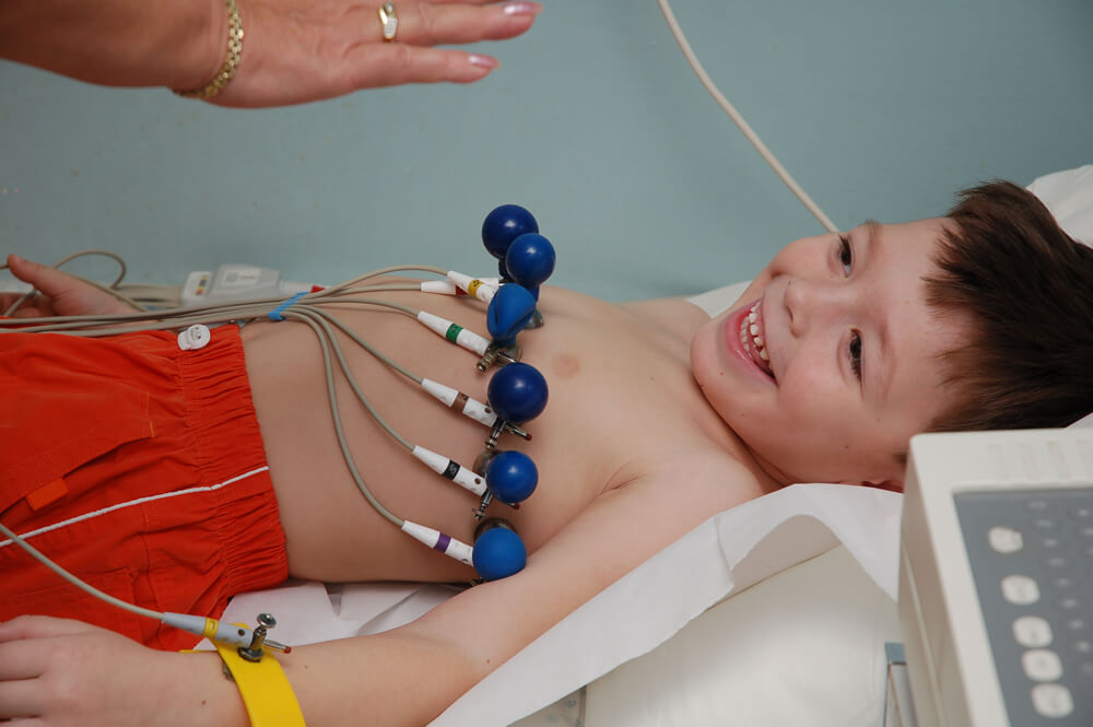 Наши врачи успокоят ребёнка и качественно проведут ЭКГ